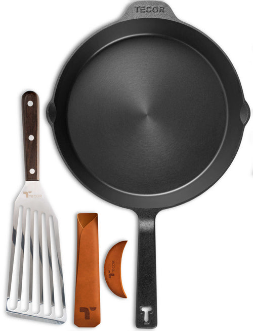 Tecor Gusseisenpfanne Set mit Edelstahlwender und Ledergriffschutz für Induktion, Ofen und Grill